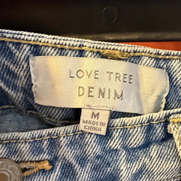 Love Tree Distressed Cut Off Women Shorts - Picture 4 of 4